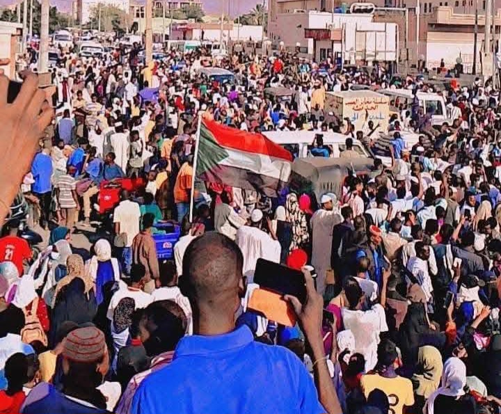 العدل والمساواة تهنئ القوات المسلحة والشعب السوداني بفك حصار الأبيض