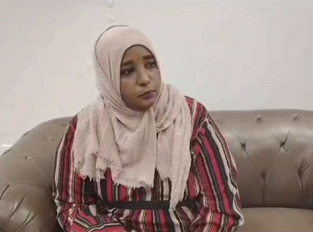 مستشار والي وسط دارفور تدين الهجوم على معسكر زمزم