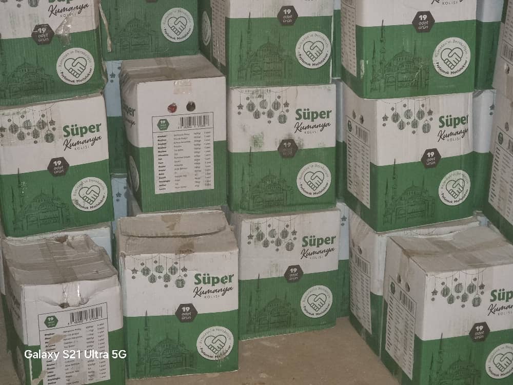 سلة مساعدات إنسانية لطلاب ولاية جنوب دارفور الجالسين لامتحان الشهادة السودانية