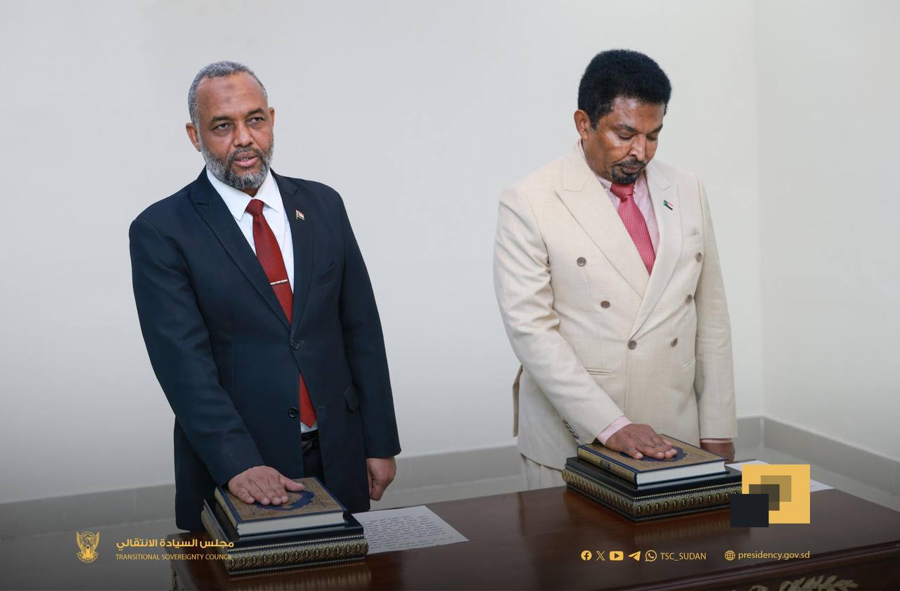 وزيرا الثروة الحيوانية والصحة يؤديان القسم أمام رئيس مجلس السيادة