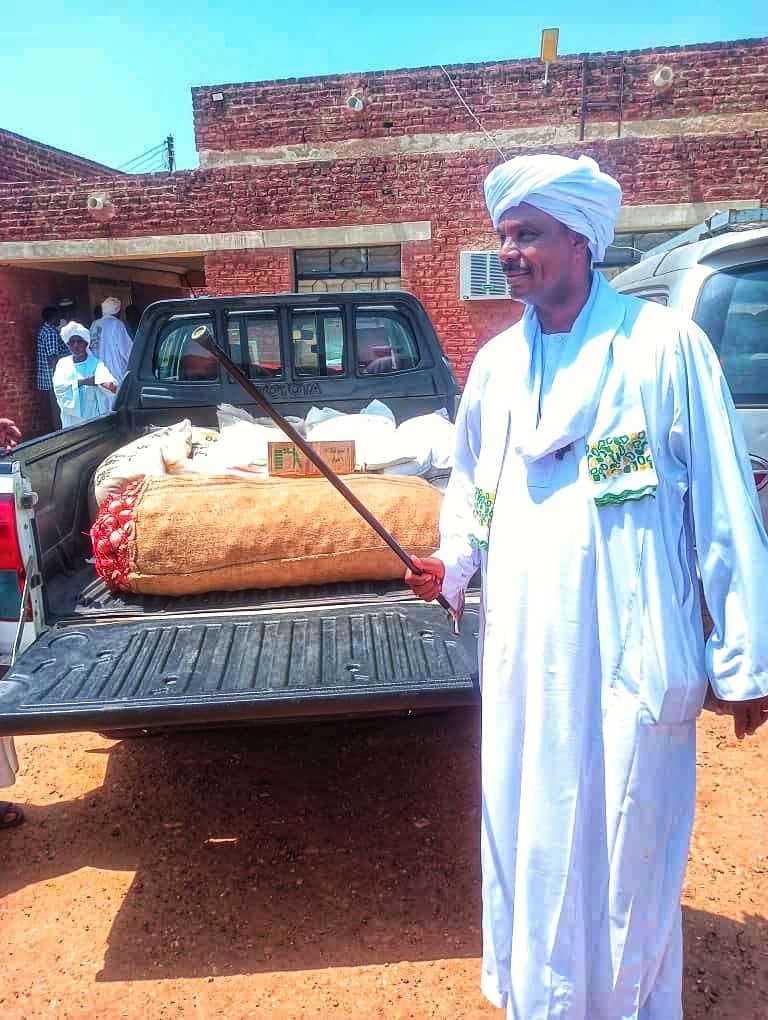 محلية قلي بالنيل الأبيض تسيّر قافلة دعم للفرقة 16 مشاة.. ووالي جنوب دارفور يشيد بالمبادرة .