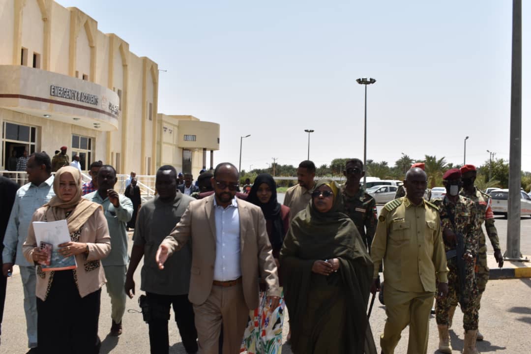 عضو مجلس السيادة سلمى عبدالجبارتتفقد مركز الأورام ومركز القلب وإستراحة مرضى السرطان بمروي